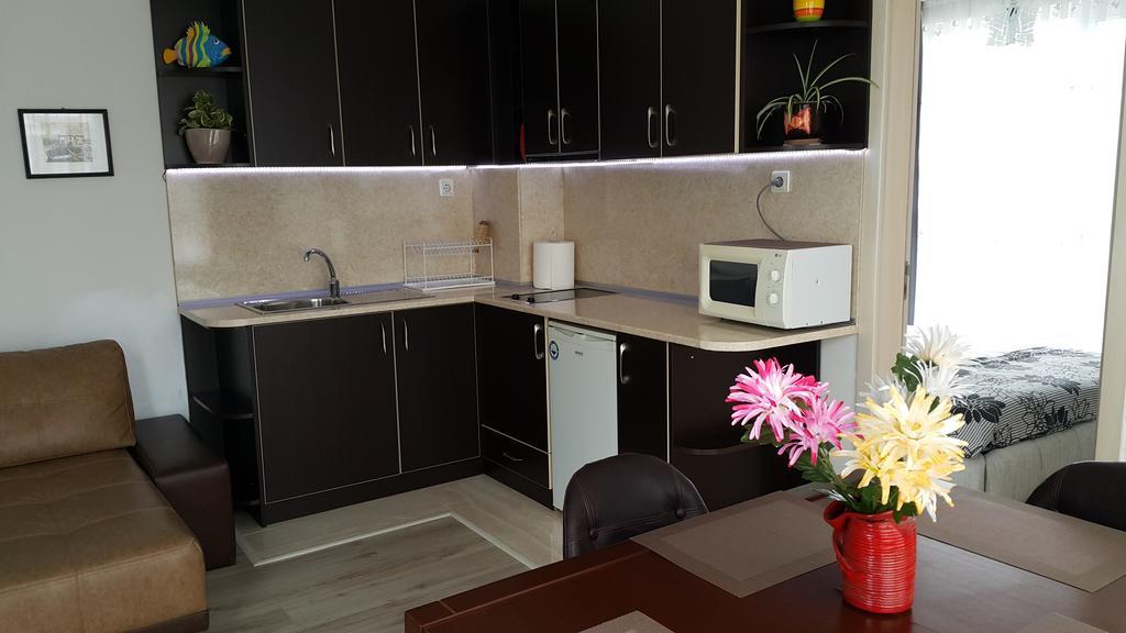Kraybrezhna Apartment Pomorie Eksteriør bilde
